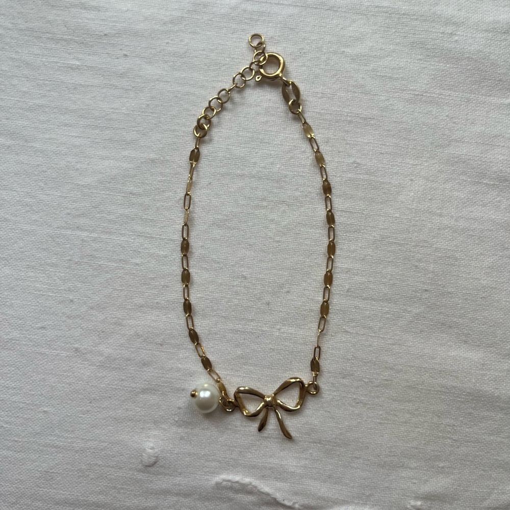 Gold plated bow bracelet